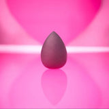 Essence Pink is the New Black Color Changing Makeup Sponge - 01 Black Blacker Pink