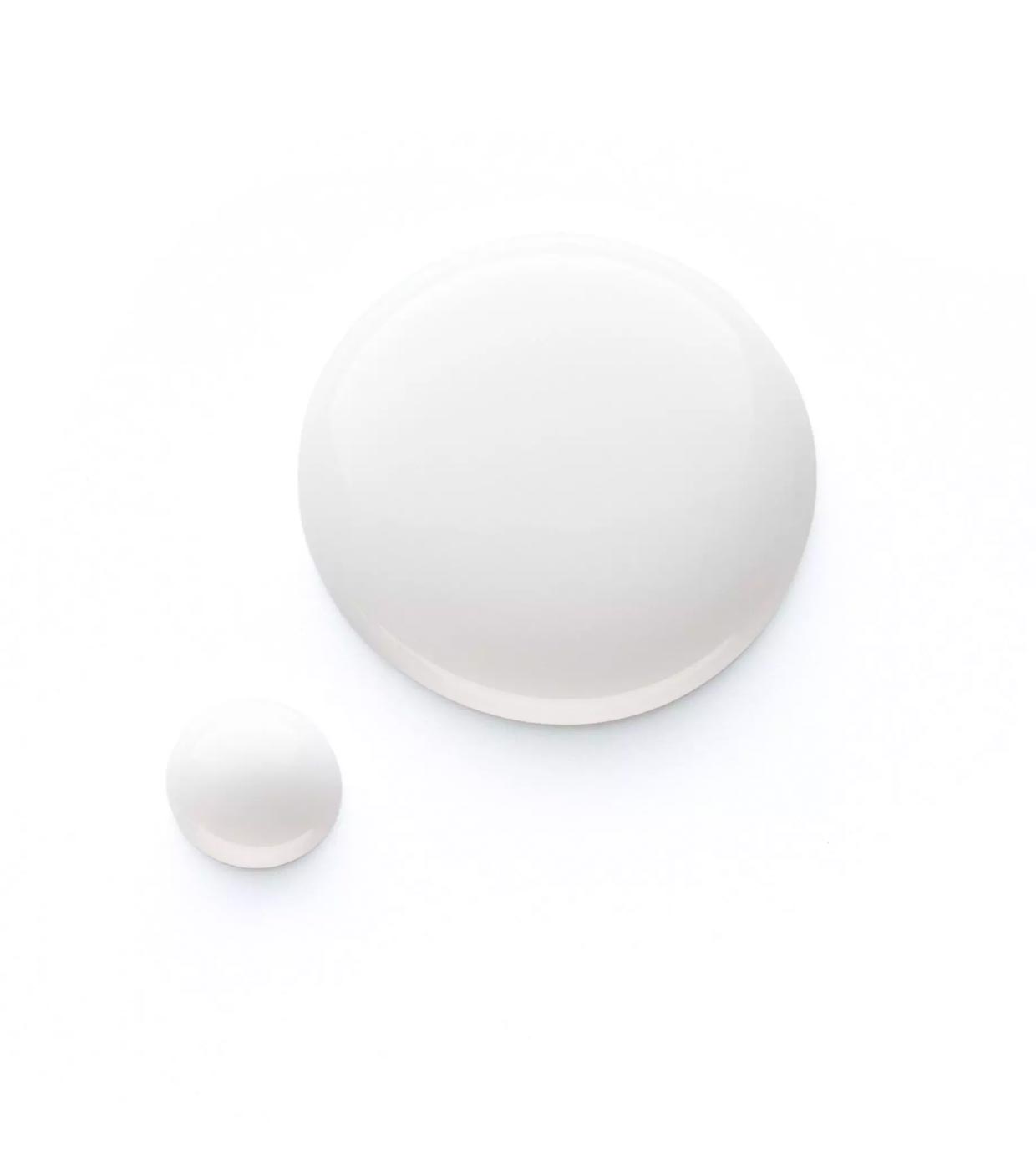 Essence French Manicure Tip Painter 01 You're So Fine- 8ml Essence French Manicure Tip Painter 01 You're So Fine- 8ml