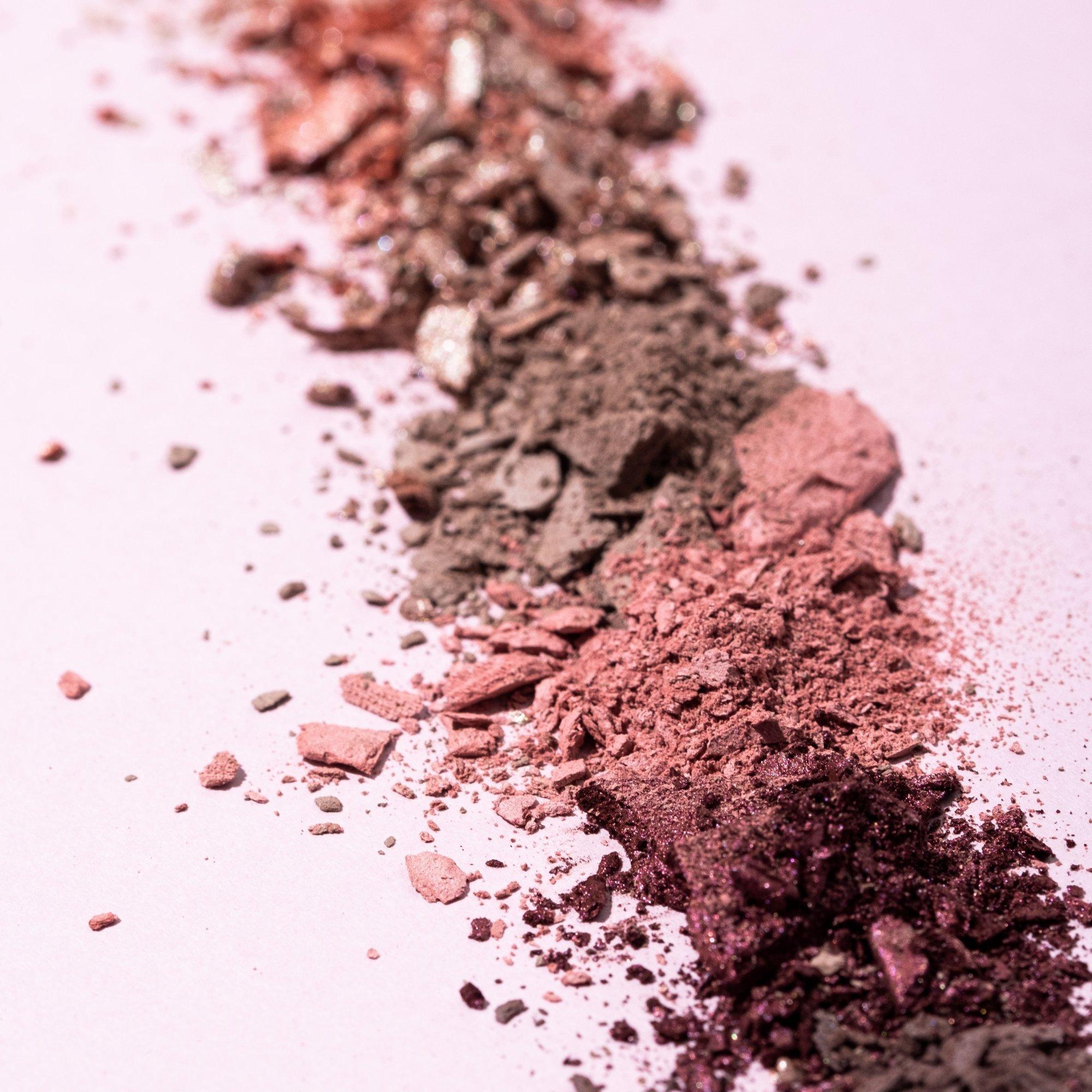 Essence The Rose Edition Eyeshadow Palette - 20 Lovely In Rose