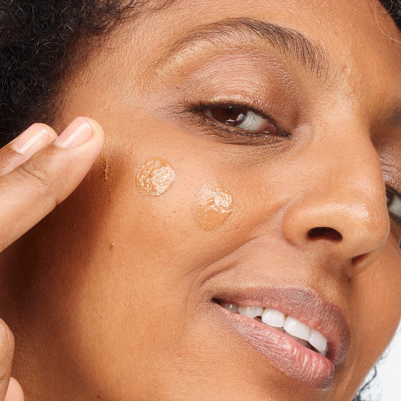 Glossier Stretch Fluid Foundation - Very Deep