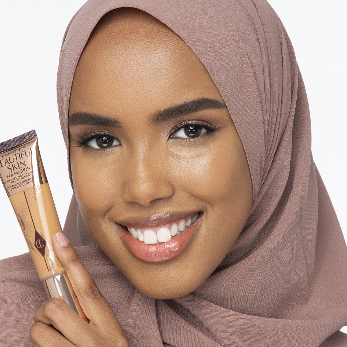 Charlotte Tilbury Beautiful Skin Foundation - 10 Warm