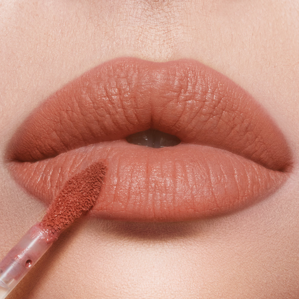 Charlotte Tilbury Airbrush Flawless Lip Blur Liquid Lipstick - Nude Blur