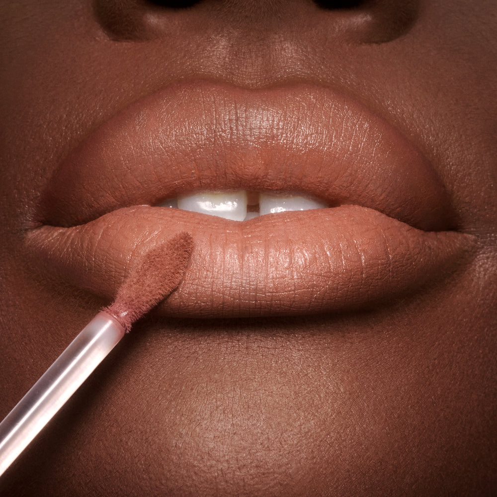Charlotte Tilbury Airbrush Flawless Lip Blur Liquid Lipstick - Nude Blur