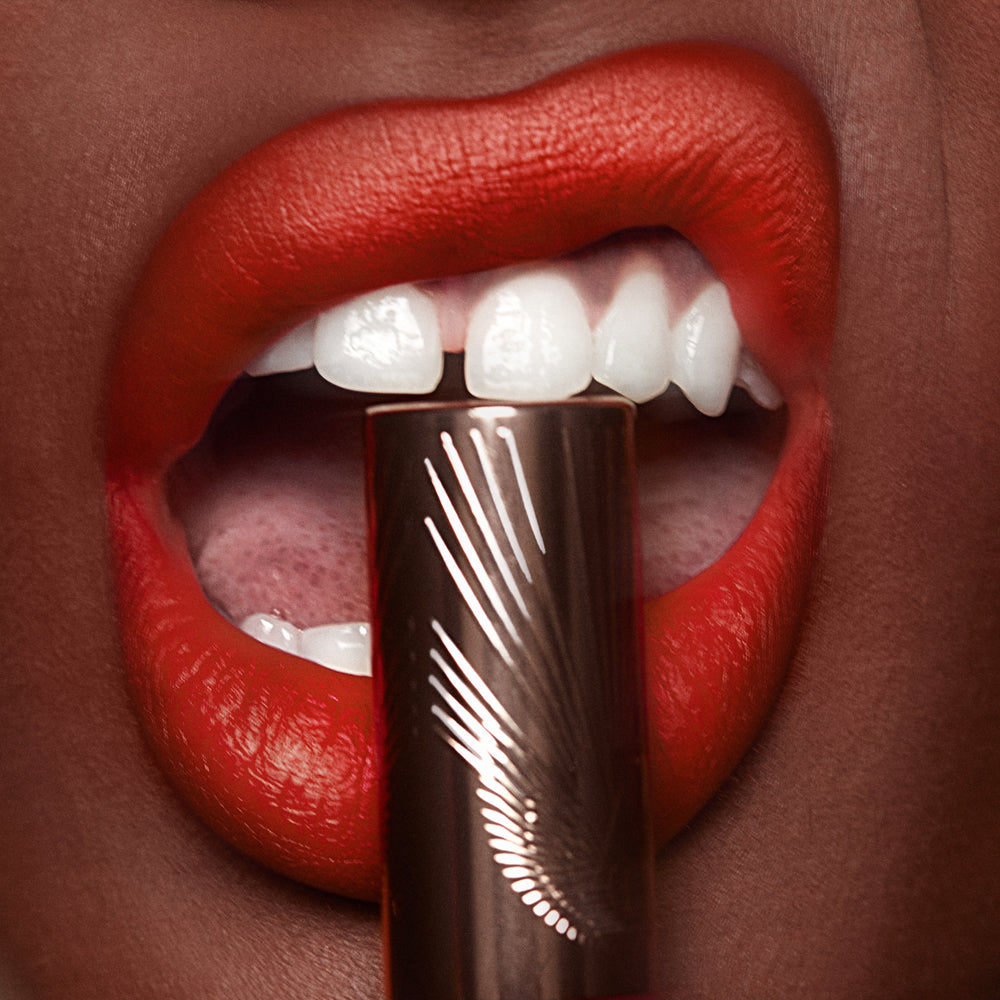 Charlotte Tilbury Airbrush Flawless Lip Blur Liquid Lipstick - Flame Blur