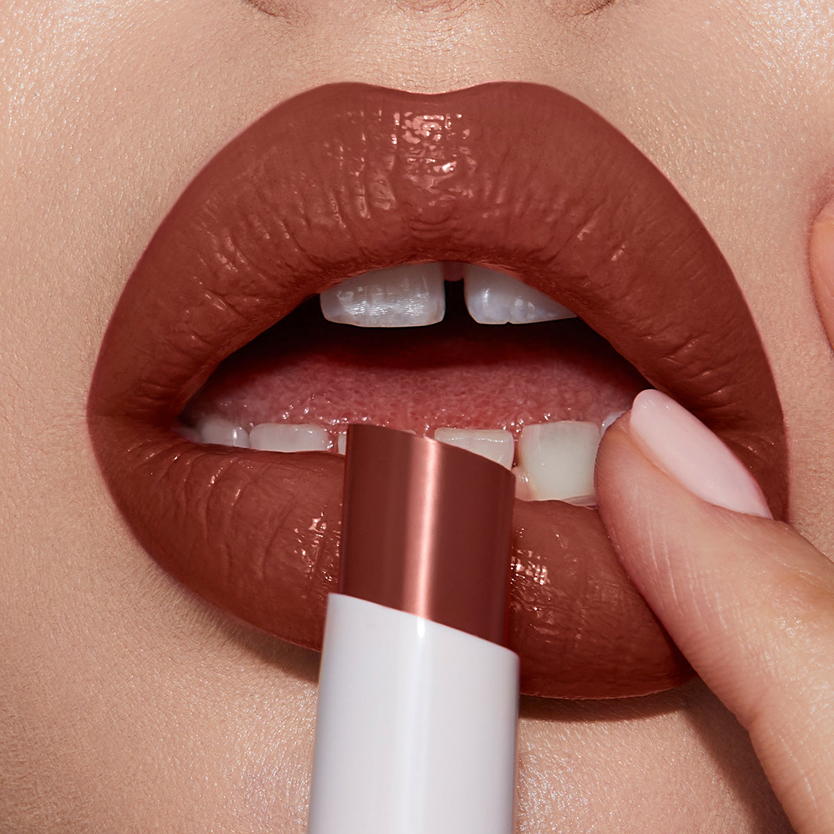 Charlotte Tilbury Hyaluronic Happikiss Lipstick - Passion Kiss