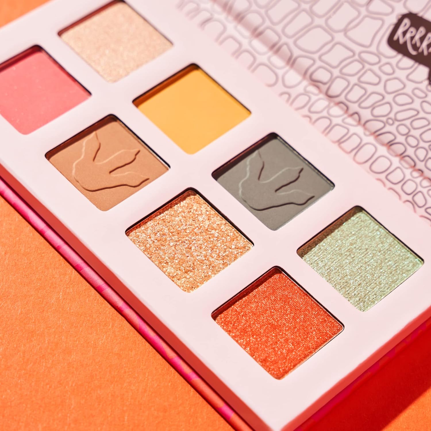 Essence Jurassic World Eyeshadow Palette - 01 Have A Raw_Some Day!