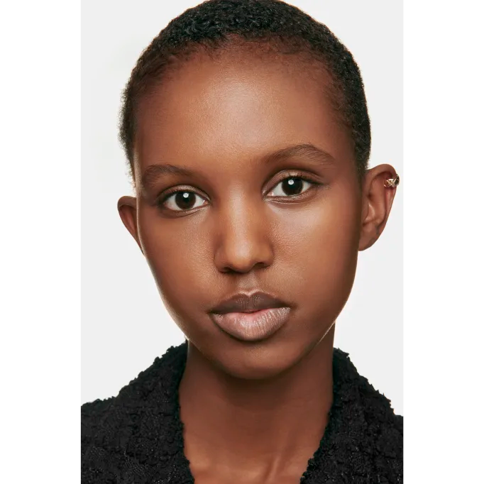 Chanel Les Beiges Foundation Healthy Glow Foundation Hydration And Longwear - BD121