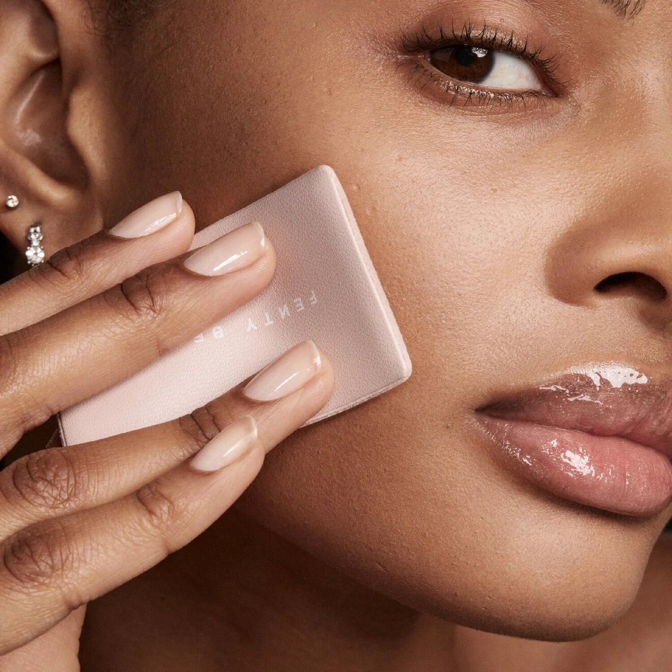 Fenty Beauty INVISIMATTE