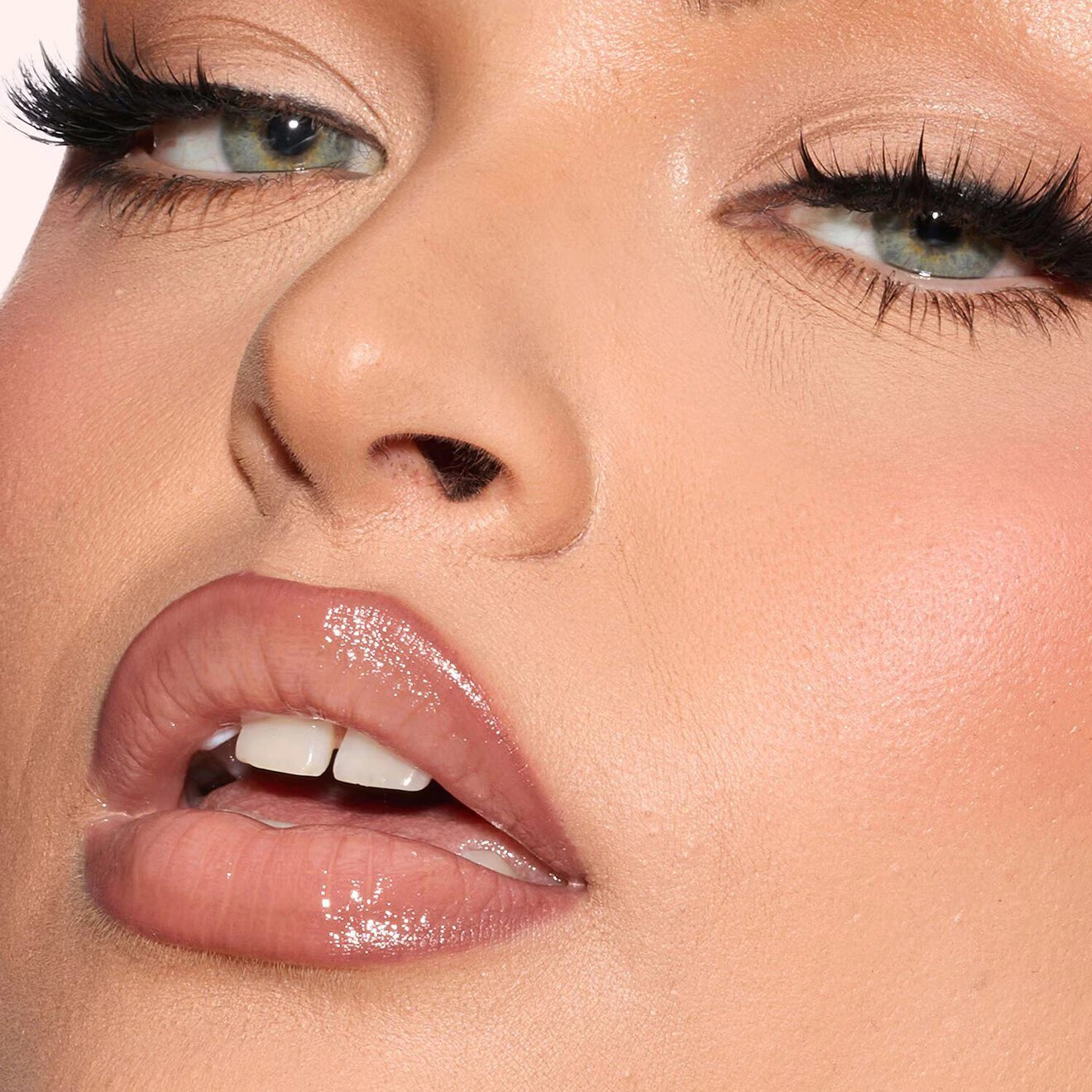 Huda Beauty Faux Filler Extra Shine Lip Gloss