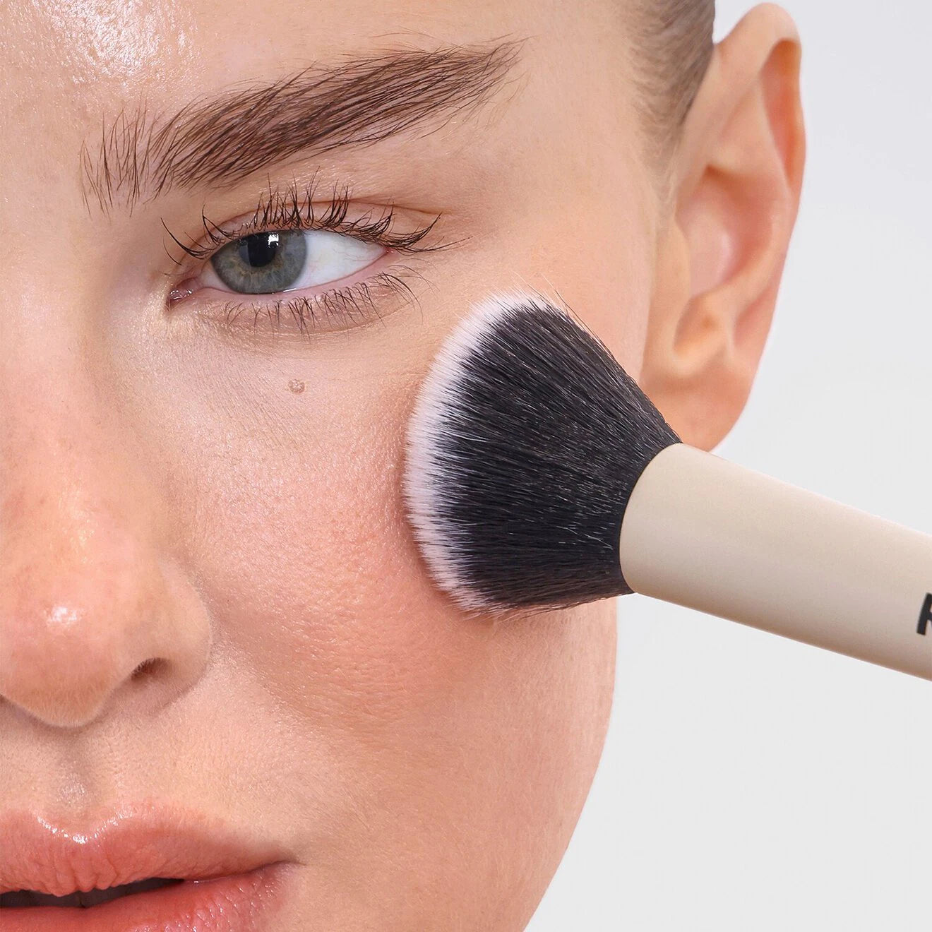 Refy Concealer